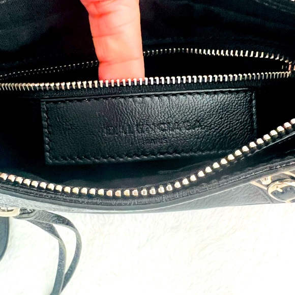 Balenciaga Hip Classic Metallic Edge Leather Cross Body Bag - Picture 2 of 5